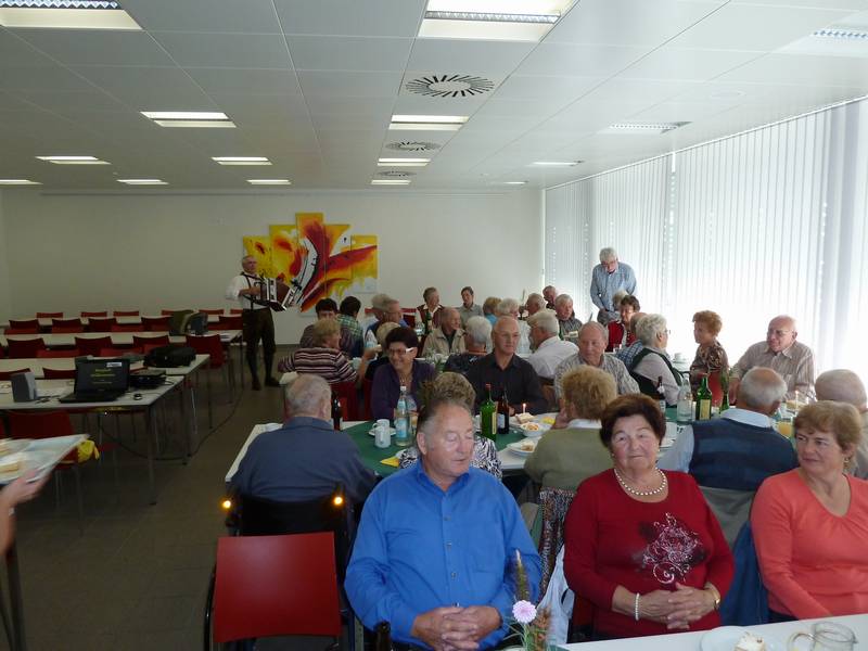 n_15 Gusti liest Geschichten.jpg